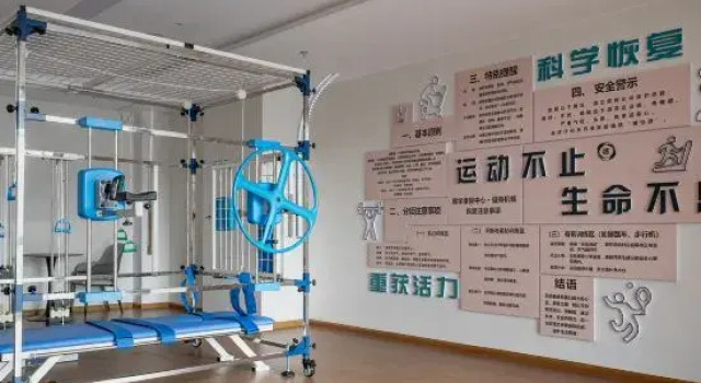 Sinopharm Qujing International Health and Wellness Center, Rezerwuj Hotel Hotele w Qujing z parkingiem, Parking