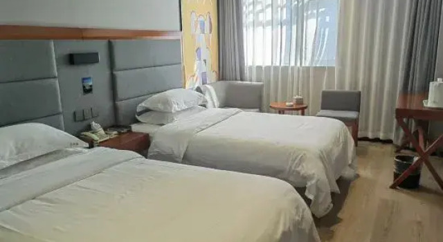 Двухместный номер Standard Luoyang Lesiyuan Business Hotel (Luoqi Ancient City Lijingmen Cross Street Branch)
