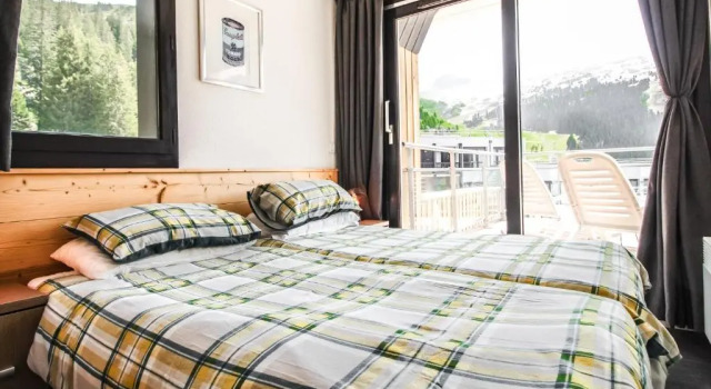 Penthouse 3-bedroom apartment, mountain views, large terrasse, piste access, Забронировать Апартаменты/квартира Отели Араш-ла-Фрас с парковкой, рядом с Горнолыжный подъемник Флен Сюперьёр, Парковка