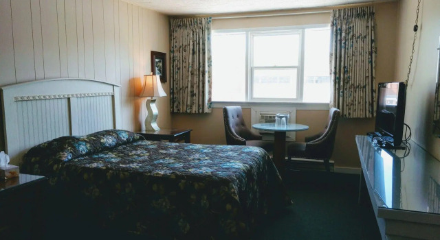 Skyline Motel & Campus Inn, Забронировать Мотель Отели River Valley с парковкой, Парковка