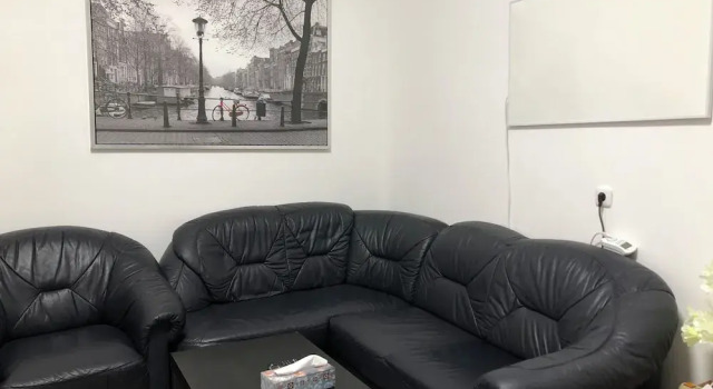 Апартаменты Charming 1BR Apt With Garden Danube