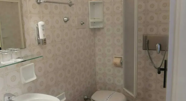 Трёхместный номер Standard с балконом Hotel Valdor