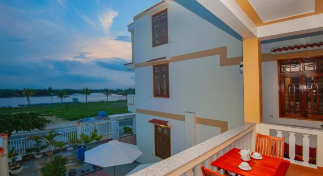 Семейный номер Standard с балконом Riverside Sunset Homestay