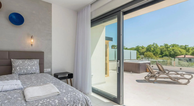 Modern holiday home in Novigrad with swimming pool