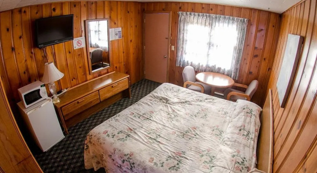 Twi-lite Motel