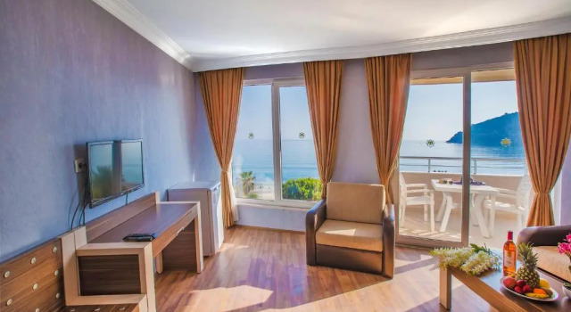 Семейный люкс Hawaii Suite Beach Hotel
