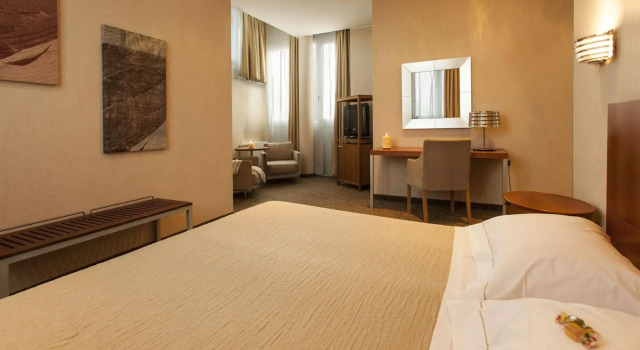 Hotel Cora, Забронировать Отель Карате-Брианца Ломбардия