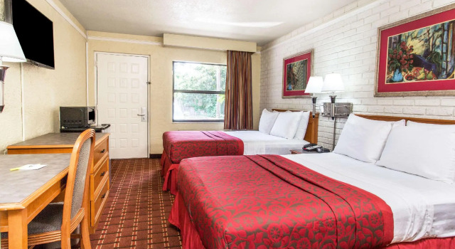 Четырёхместный номер Standard Quality Inn & Suites Altamonte Springs Orlando-North