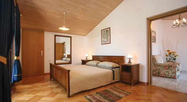 Awesome Home in Pula With Wifi and 4 Bedrooms, Rezervovat Hotel Hotely v Pula Region s parkováním, Parkování