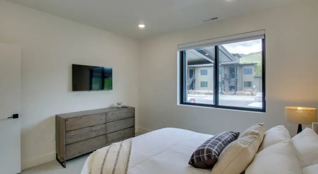 Newly Built Eden Condo w/ Golf Course View!, Buchen Sie Hotel Eden Powder Mountain