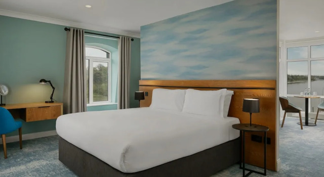Полулюкс Waterford Marina Hotel