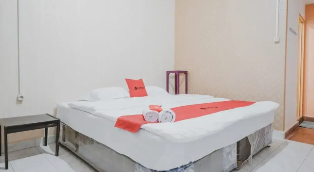 RedDoorz Syariah near Mall Boemi Kedaton Lampung, Book Hotel Bandar Lampung Sumatra