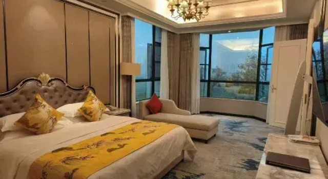 Люкс Deluxe Luzhou Fengzeyuan Hotel