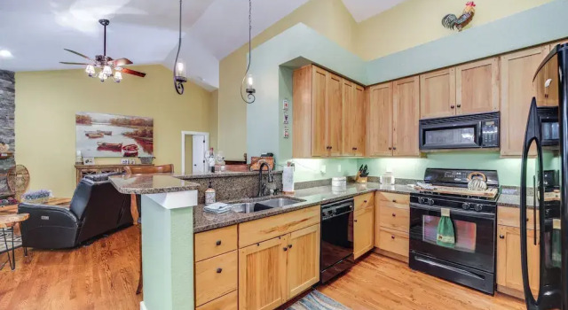 Коттедж 4 Mi to Lake: Tuckasegee Gem w/ Pool, Beach Access
