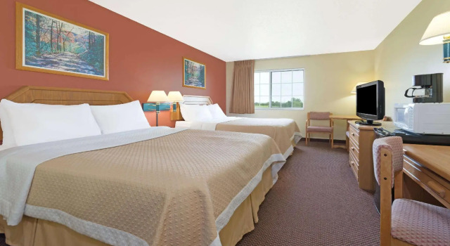 Standard Vierer Zimmer Days Inn by Wyndham Cameron