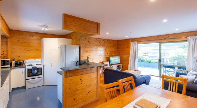 Семейный коттедж Moa Cottage - Central Oneroa Village