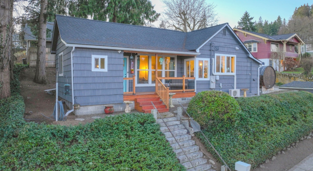 Walk to Shipyard: Bremerton Home w/ Patio!, 预订 度假屋 布莱默顿 华盛顿州