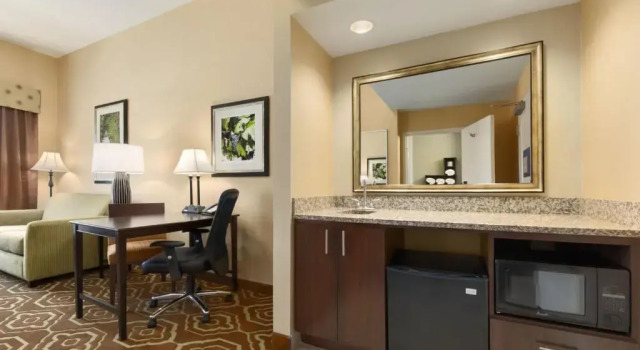 Студия Hampton Inn & Suites San Luis Obispo