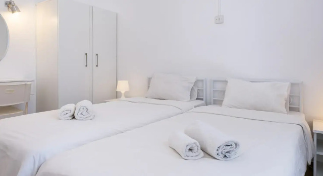 Апартаменты Anais Bay Hotel