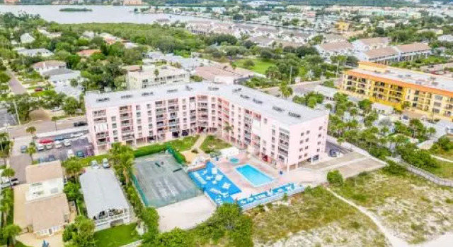 Reef Club 306