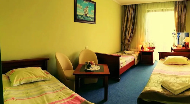 Трёхместный номер Classic с балконом Hotel Spinaker