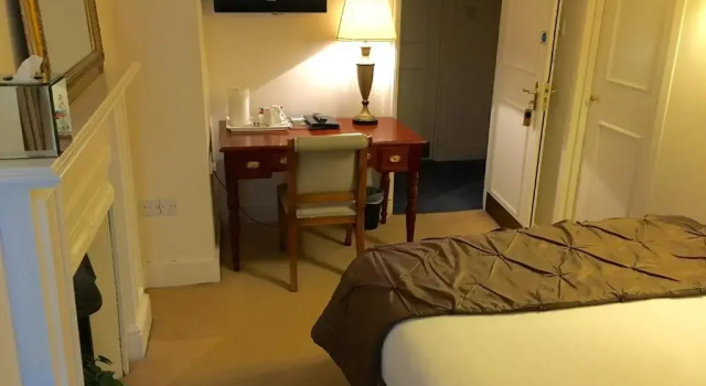 Апартаменты Pier View Self Catering Apartments