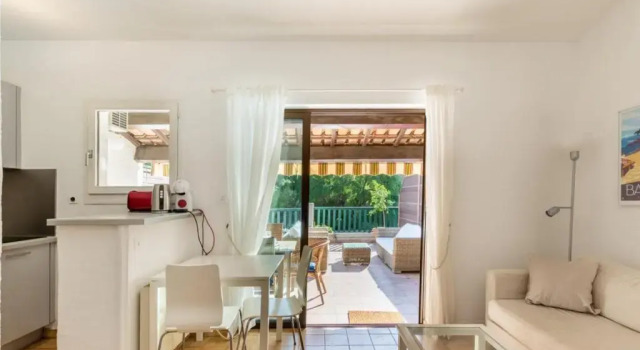 Апартаменты Nice Apt For 4 With Terrace And Pool