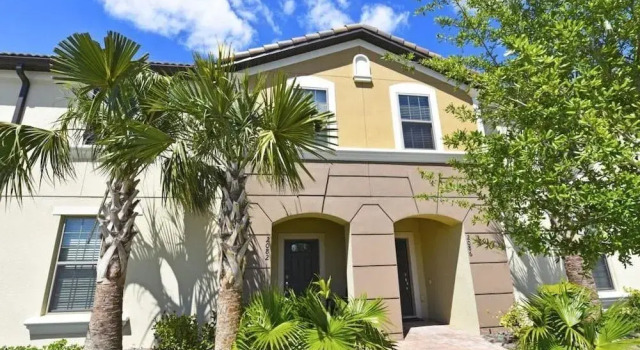 2082 Windsor Hills Townhome 4 Bedroom by Florida Star, Book Feriehus Hoteller i Four Corners med pool, Swimmingpool