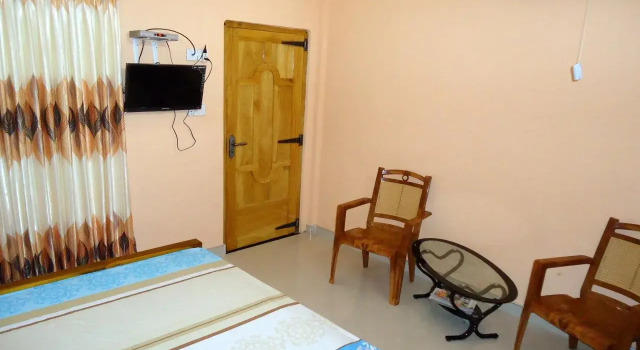 Barathi Star Hotel, Prenota Hotel Kilinochchi Kilinochchi