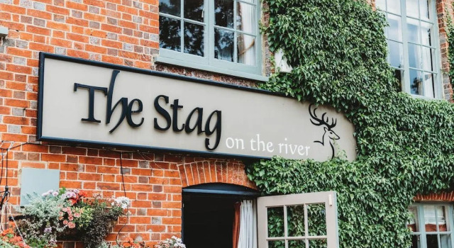 The Stag on the River, Забронировать Отель Отели Суррей с парковкой, Парковка