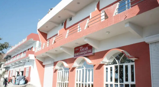Amar Hotel & Resorts, Rezerwuj Hotel Hotele w Uttarakhand z basenem, Basen