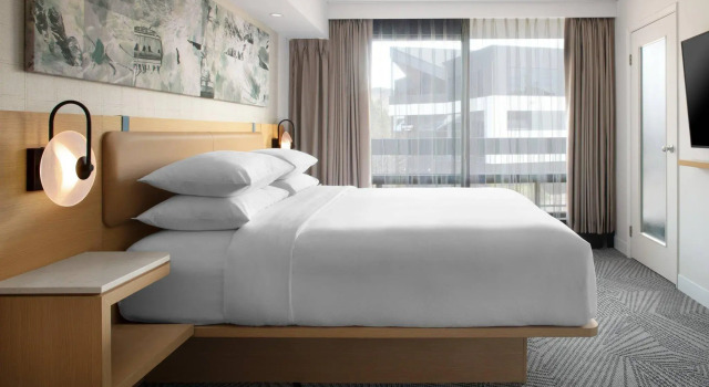 Двухместный номер Standard с балконом Delta Hotels by Marriott Mont Sainte-Anne, Resort & Convention Center