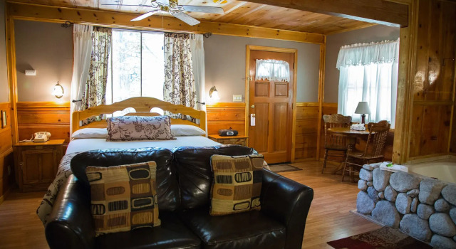 Sleepy Forest Cottages, Varaa Lomakoti Big Bear Lake USA