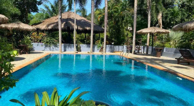 Люкс с видом на сад Good Time Sports Village Koh Mak