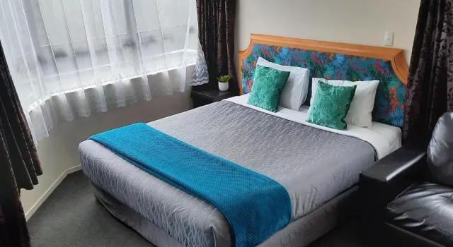 Апартаменты Pembrooke Motor Lodge