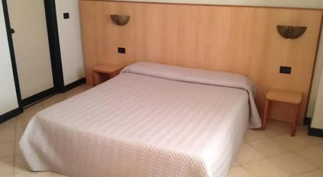 Hotel Gambero, Rezervați Hotel Orzinuovi 