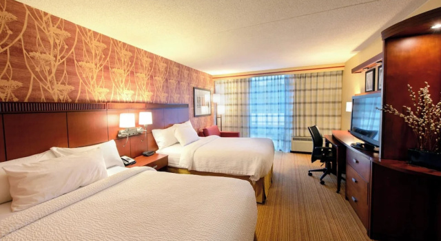 Номер Standard Courtyard by Marriott Canton