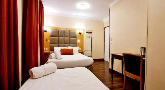 Трёхместный номер Standard Hotel de France
