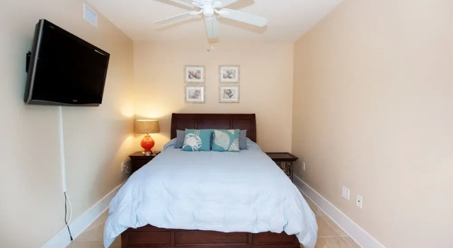 Four Bedroom Condo, Spacious Balcony Overlooking Gulf - Unit Crc1210, Prenota Hotel Hotel a Alabama con piscina, Piscina