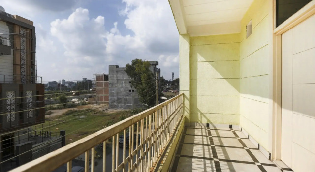 OYO flagship 75848 Unique Residency, Забронировать Отель Нойда штат Уттар-Прадеш