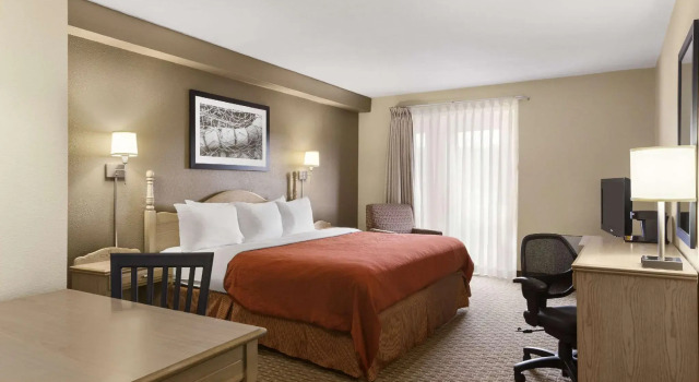 Двухместный номер Standard Travelodge Suites by Wyndham Saint John