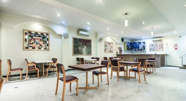 OYO Rooms Mansarovar Metro Station, Забронировать Отель Отели штата Раджастхана с парковкой, Парковка