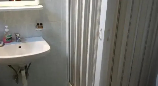 Epikoureios Apollon, Prenota Hotel  