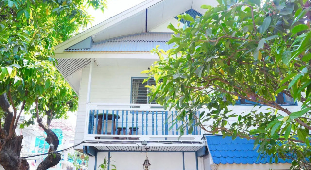 Stay With Me Guesthouse