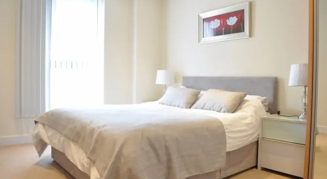 Modern 1 Bedroom Property in South East London, Забронировать Отель Отели Англии 3 звезды, 3*