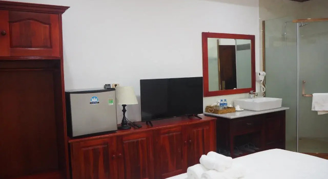 wisdom mystery Hotel, Забронировать Отель Луангпхабанг Лаос, рядом с Wat Phol Phao