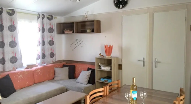 Bungalow With 2 Bedrooms in Saint-julien-en-born, With Shared Pool and Furnished Garden