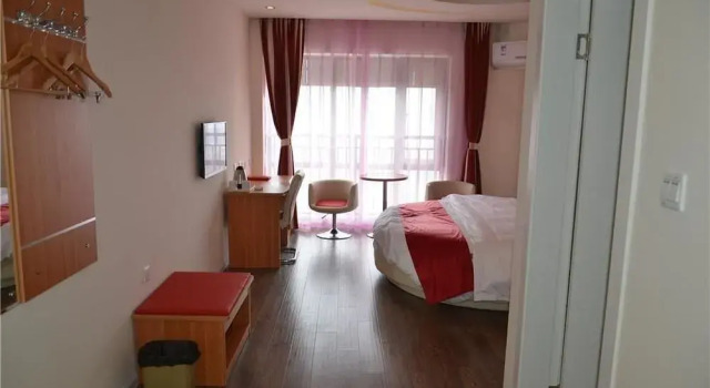 Thank Inn Chain Hotel Sichuan Normal University Chenglong, Boek Hotel Hotels in Chengdu met parkeren, Parkeren