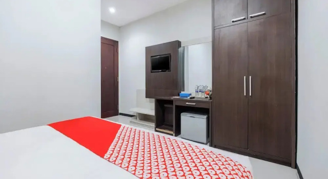 OYO 92771 Hotel Marina Andalas, Prenota Hotel Makassar 