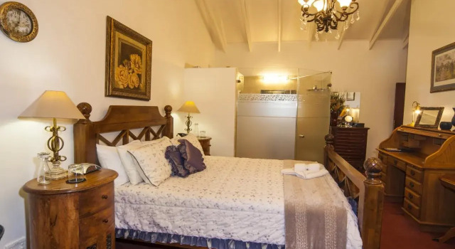Aristo Manor